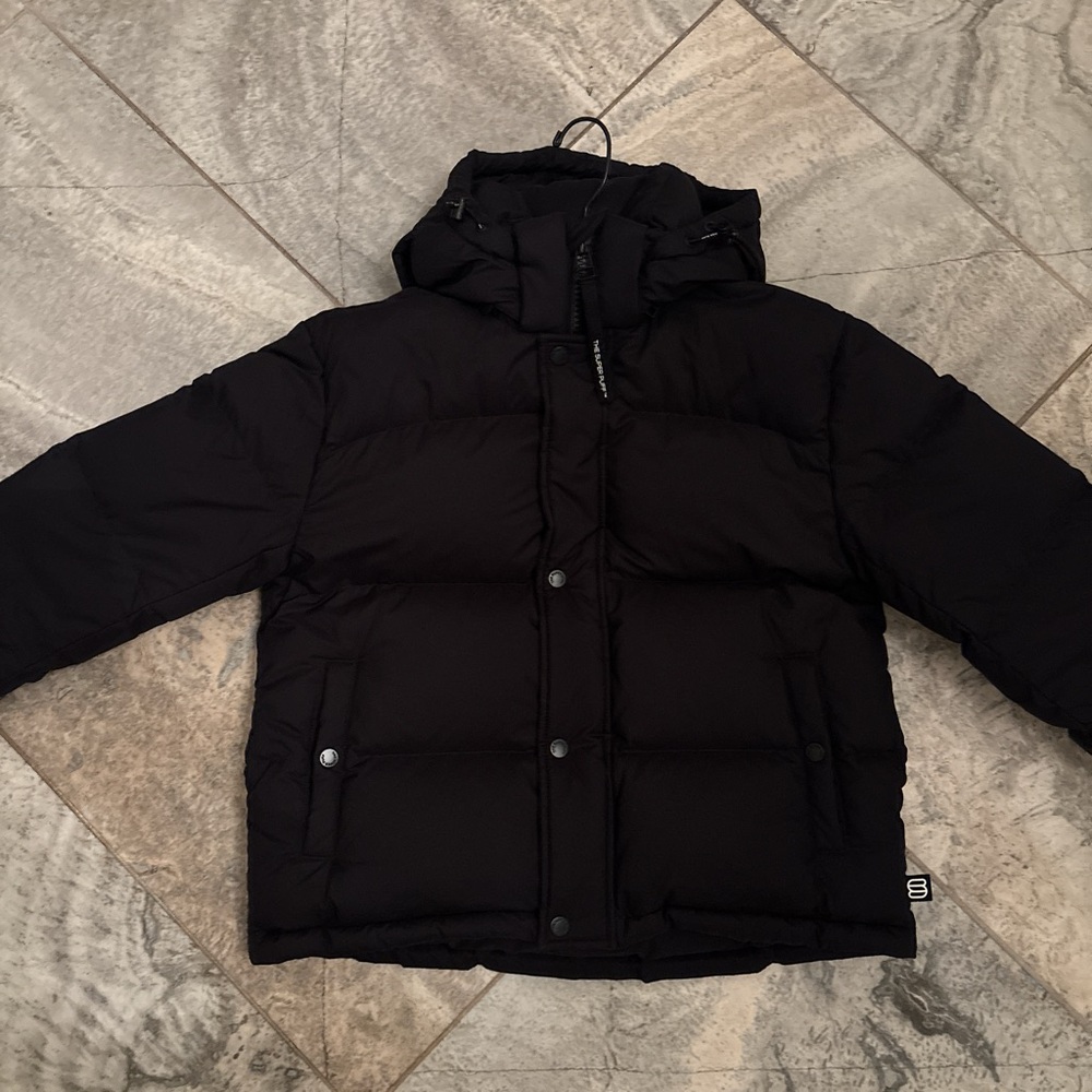 Black Aritzia super puff Shorty size small worn a few times